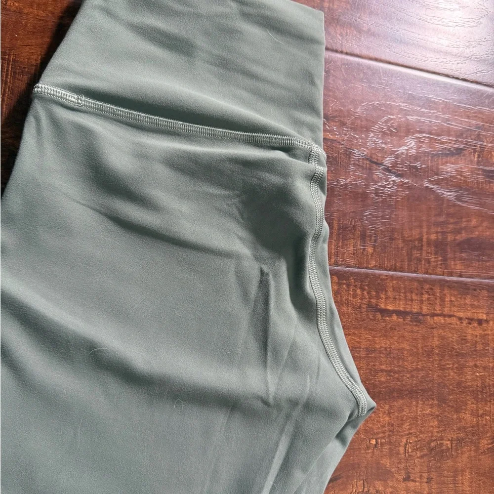 Lululemon Women’s Grey Eucalyptus Leggings High Rise Crop 23” Wunder Train - Picture 3 of 5